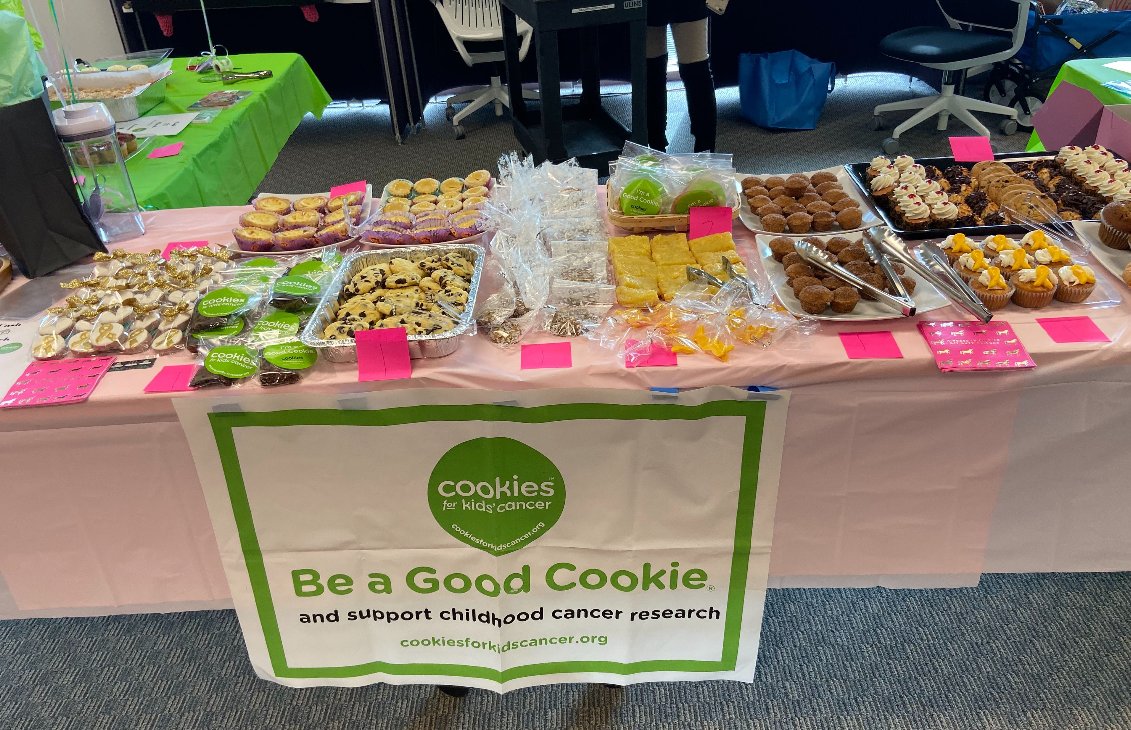 Cookies4Kids's tweet photo. Rakuten offices across the country banded together to volunteer for the company's annual Cookie Gram.The group raised $6,800 as part of a global initiative that  included the US, Europe, Australia &amp; Brazil! Being a #GoodCookie is contagious. 🍪💚
https://t.co/VAeKgmA590 https://t.co/W87JZd2emb