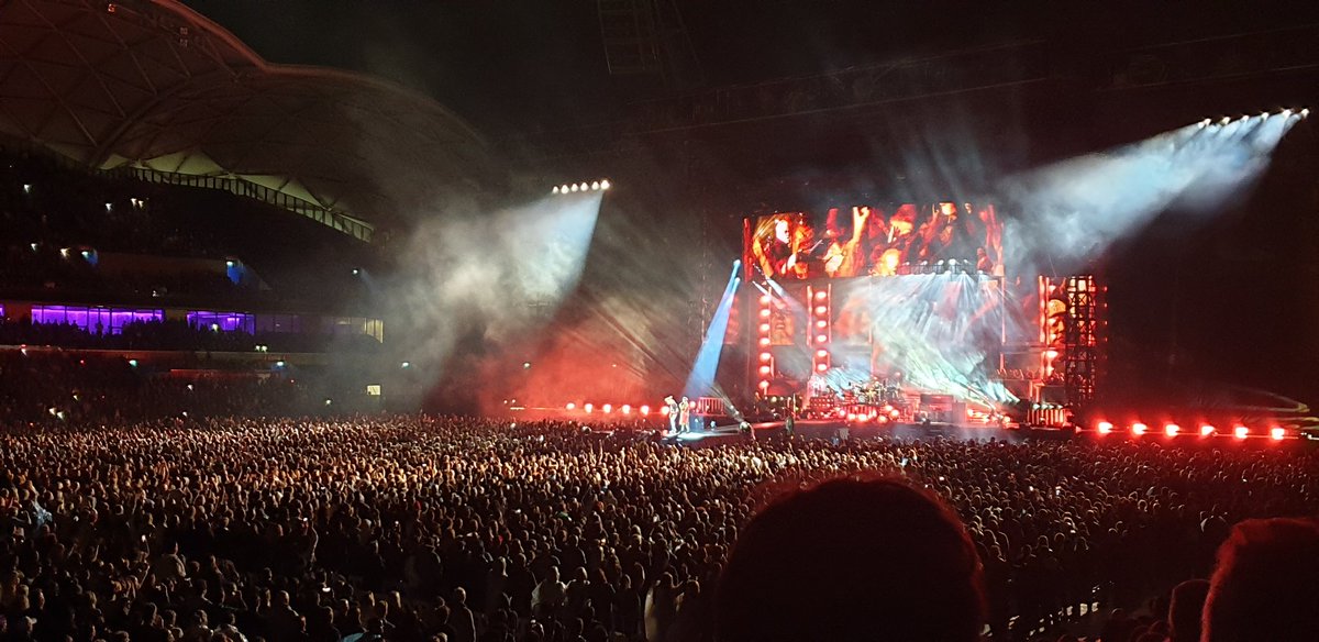 Efrenjamieson's tweet photo. Queen + Adam Lambert ❤🙌🏾. What a night. https://t.co/Fn0tuqTR3l