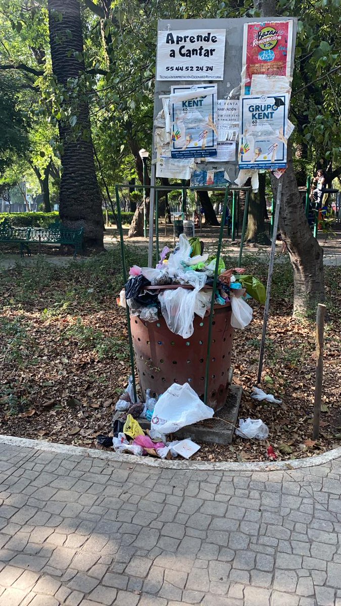 Contenedores de heces caninas rebasados en Parque España, solicitamos  se limpié el área y se vacíe el contenedor <a href="/AlcCuauhtemocMx/">Alcaldía Cuauhtémoc</a> <a href="/locatel_mx/">@locatel_mx</a> 
<a href="/CondesaVecinos/">Condesa Pro Vecinos</a> <a href="/CondesaMx/">CondesaHerenciaMX</a> <a href="/LizPalmaD12/">Liz Palma</a> <a href="/condesa/">Condesa</a> <a href="/CondesaSOS/">Vecinos Condesa</a>