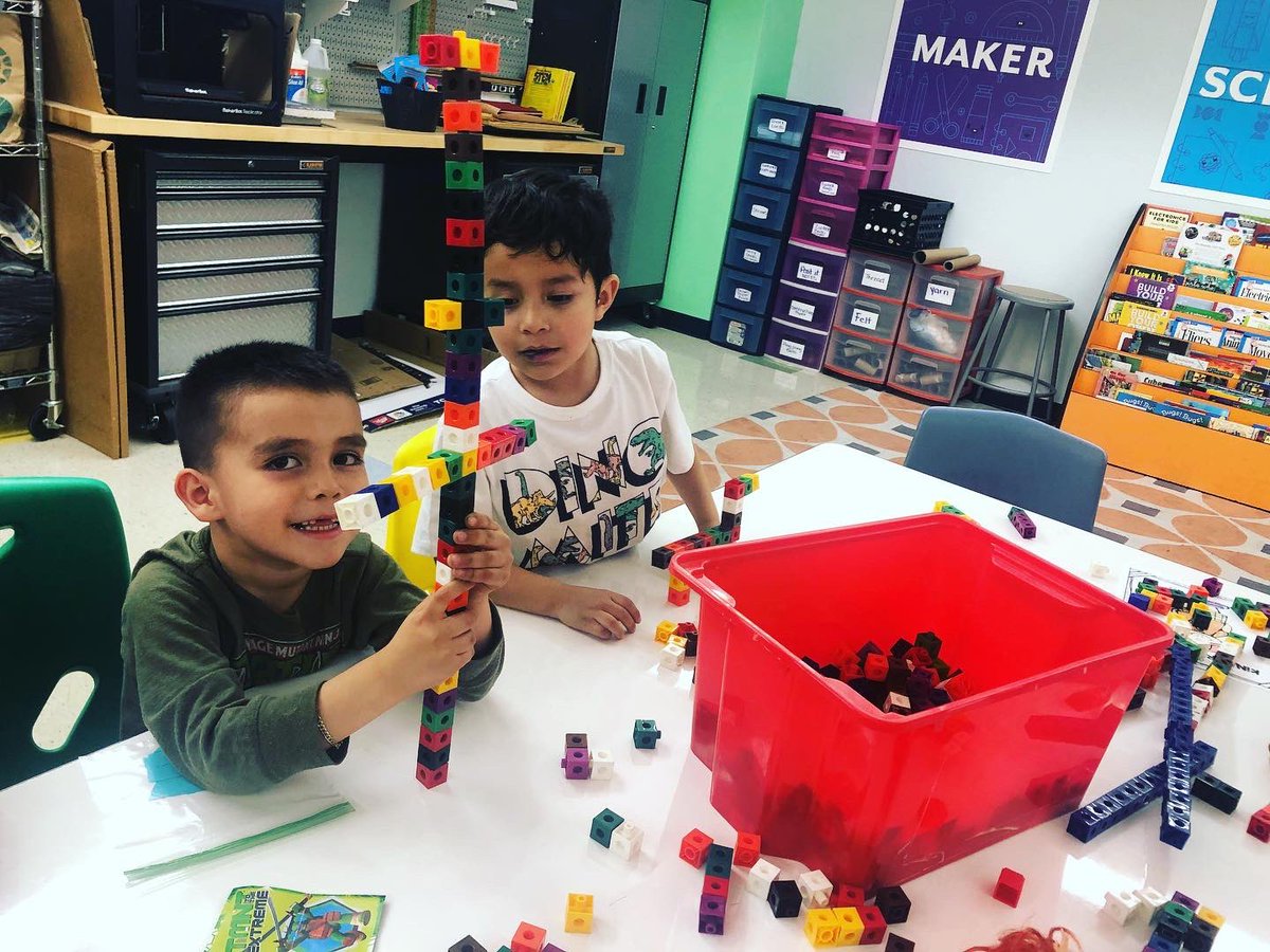 GLDDbacks's tweet photo. Future GLD Diamondbacks exploring  all that the GLD has to offer tonight at Kindergarten Round Up! #gradeleveloftheweek #WelcomeFutureDbacks https://t.co/3MHYW3eJ2Y