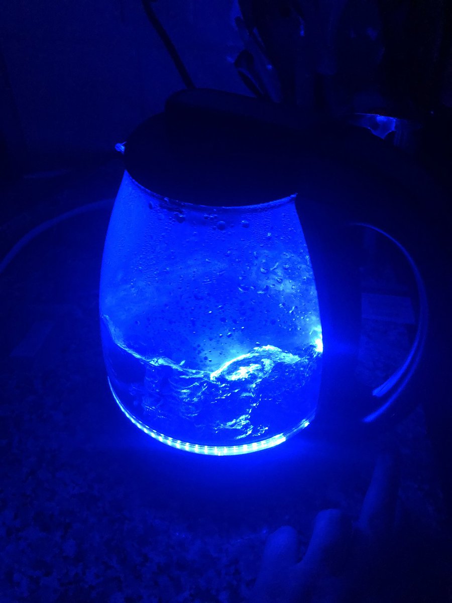 spectrealafete's tweet photo. My new kettle makes me feel very witchy. 
#teafiend https://t.co/NUV7QZ78ZR