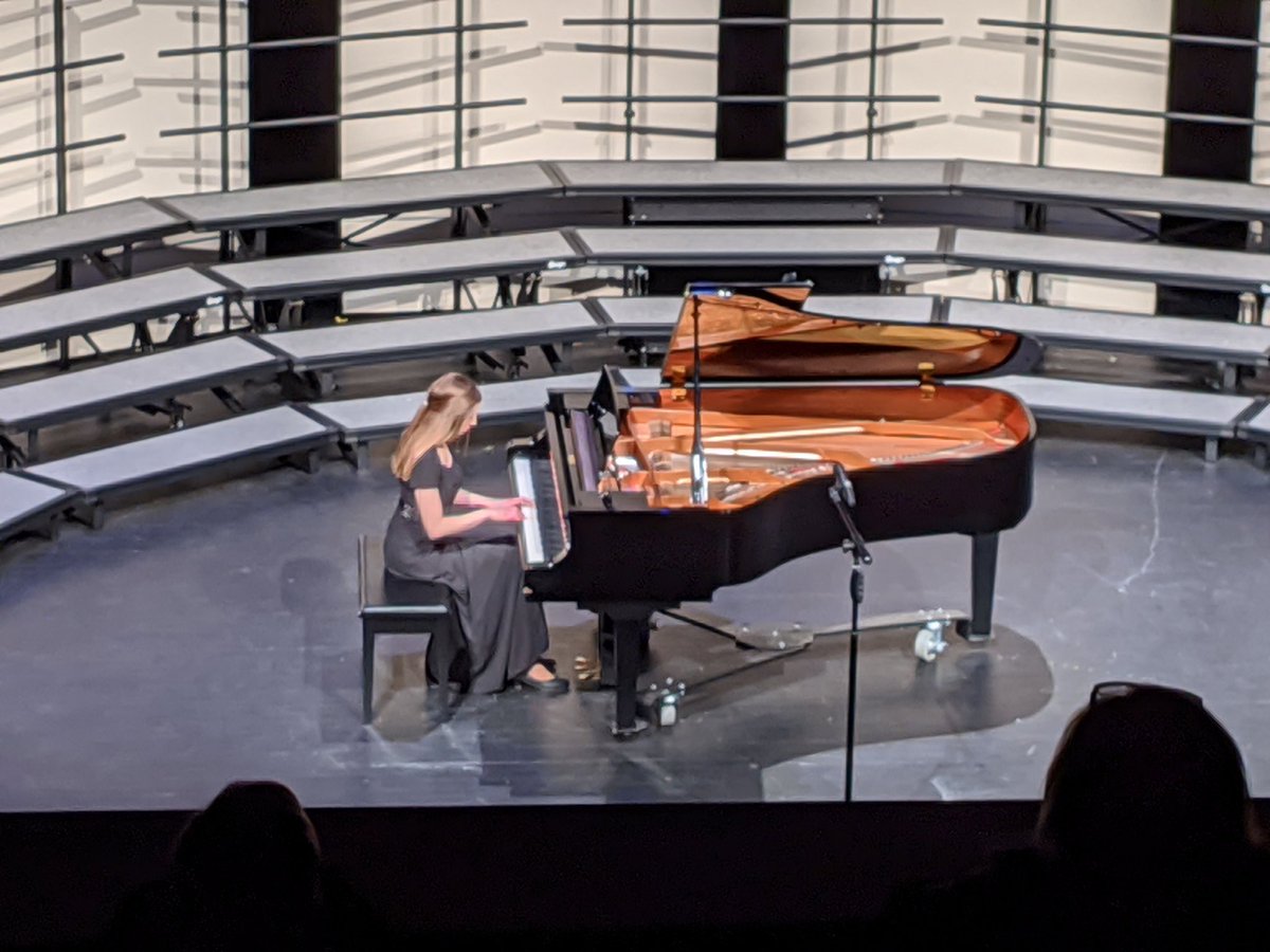 ADNovacekOPS233's tweet photo. From cheering at the pep assembly today to playing piano at the choir concert tonight- Gracie Olson is one of our talented seniors!! #classof2020 https://t.co/kYIHhbLYHY