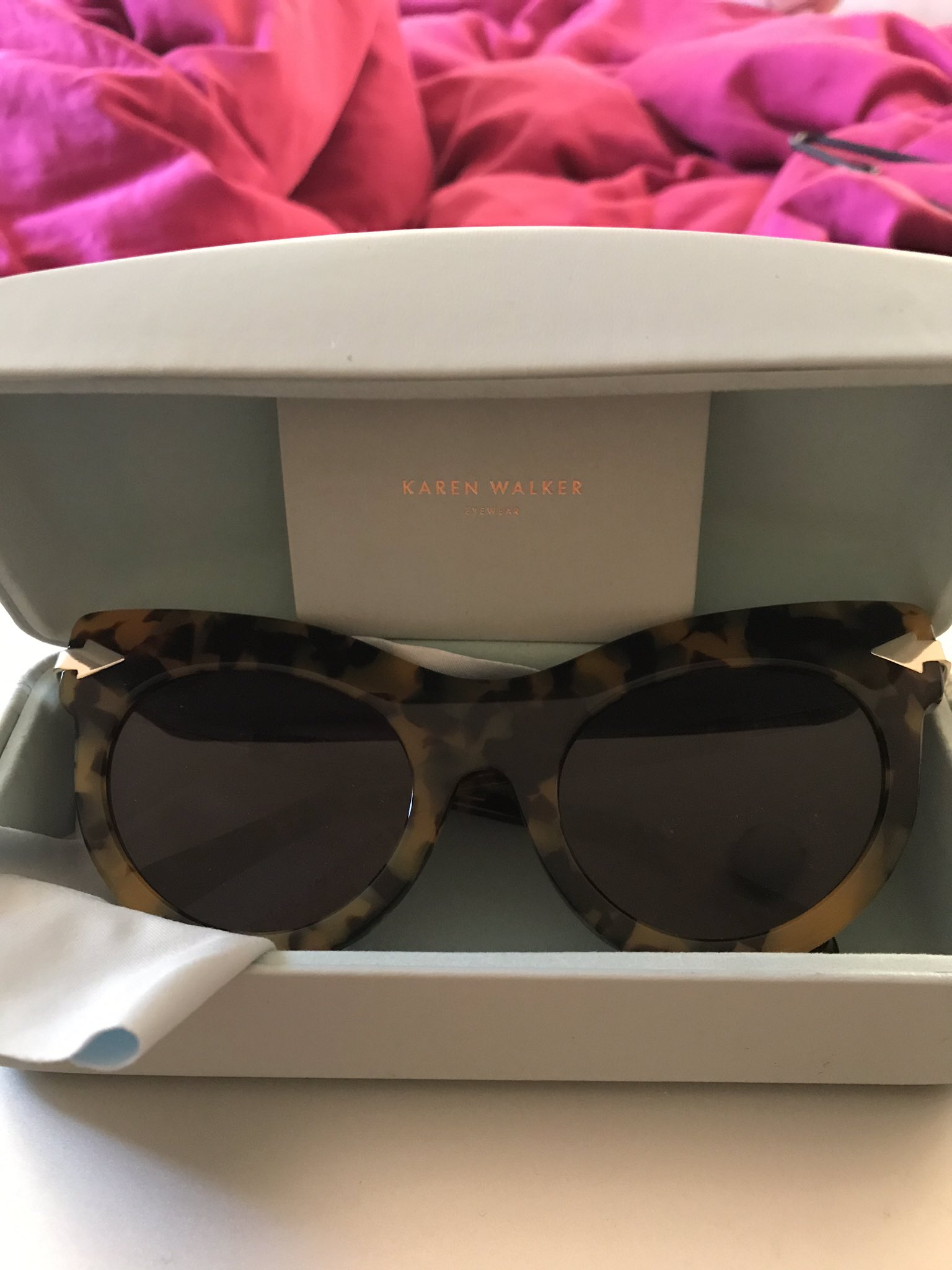 Chihirousagi Karen Walkerのサングラス 39だった 90 Offくらいか これだからwinners ディスカウント店 Tj Maxxのようなものだ 通いはやめられない 最低でも週一回はチェックする Chihirousagi Karen Walkerのサングラス 39だった 90 Offくらいか これだからwinners ディスカウント店 Tj Maxxのようなものだ 通いはやめられない 最低でも週一回はチェックする