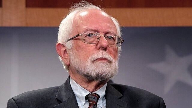 brynnposting's tweet photo. i am once again asking @BernieSanders to grow a beard https://t.co/rP96dmAaQb