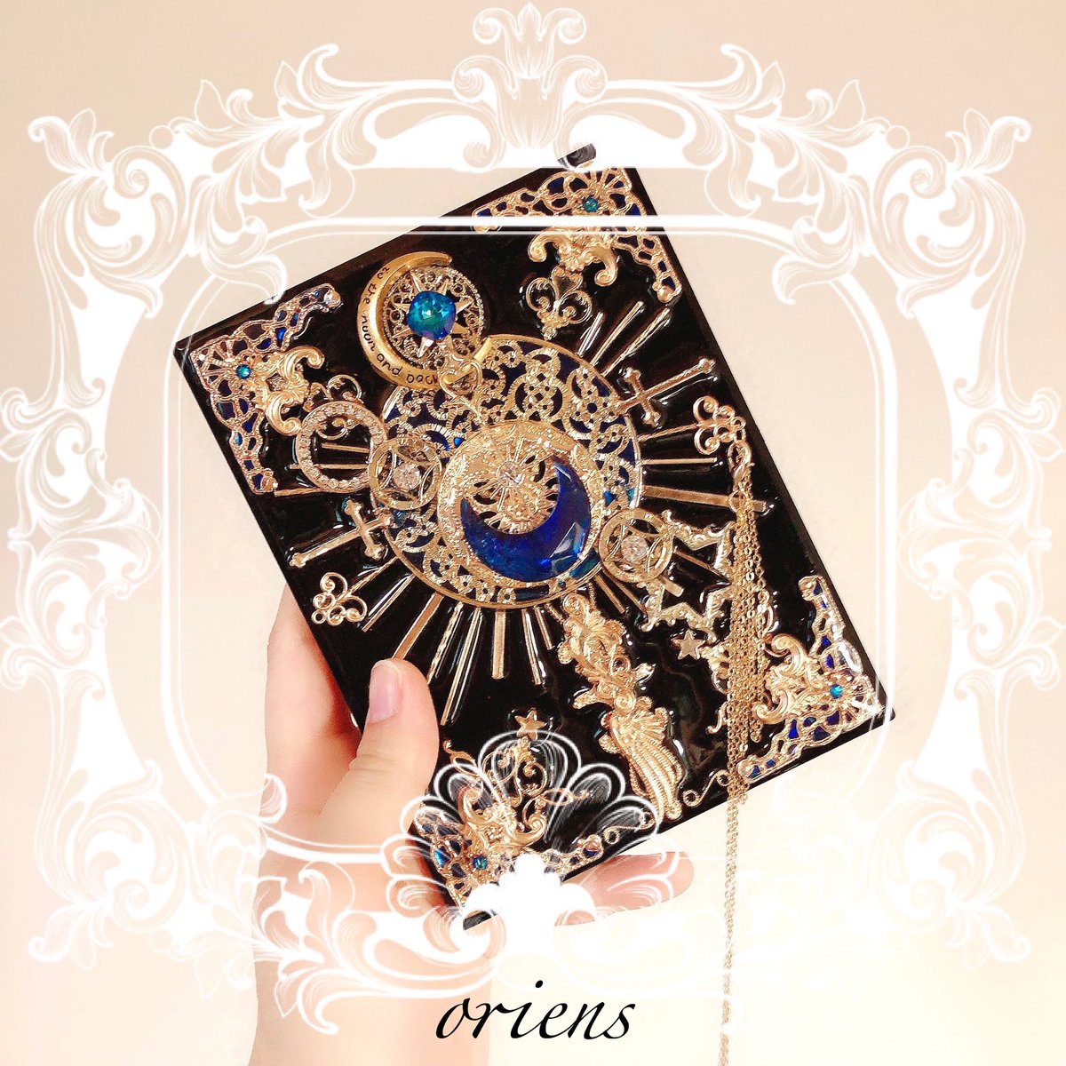 Oriens オリエンス 魔導書メイクパレット Magic Book Cosmetic Palette ハンドメイド レジン Oriens オリエンス 魔導書メイクパレット Magic Book Cosmetic Palette ハンドメイド レジン