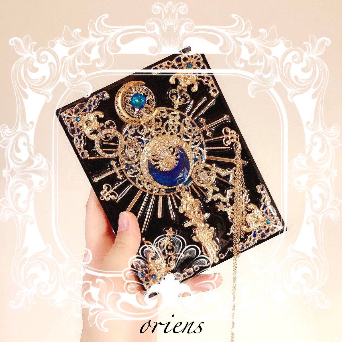 Oriens オリエンス 魔導書メイクパレット Magic Book Cosmetic Palette ハンドメイド レジン