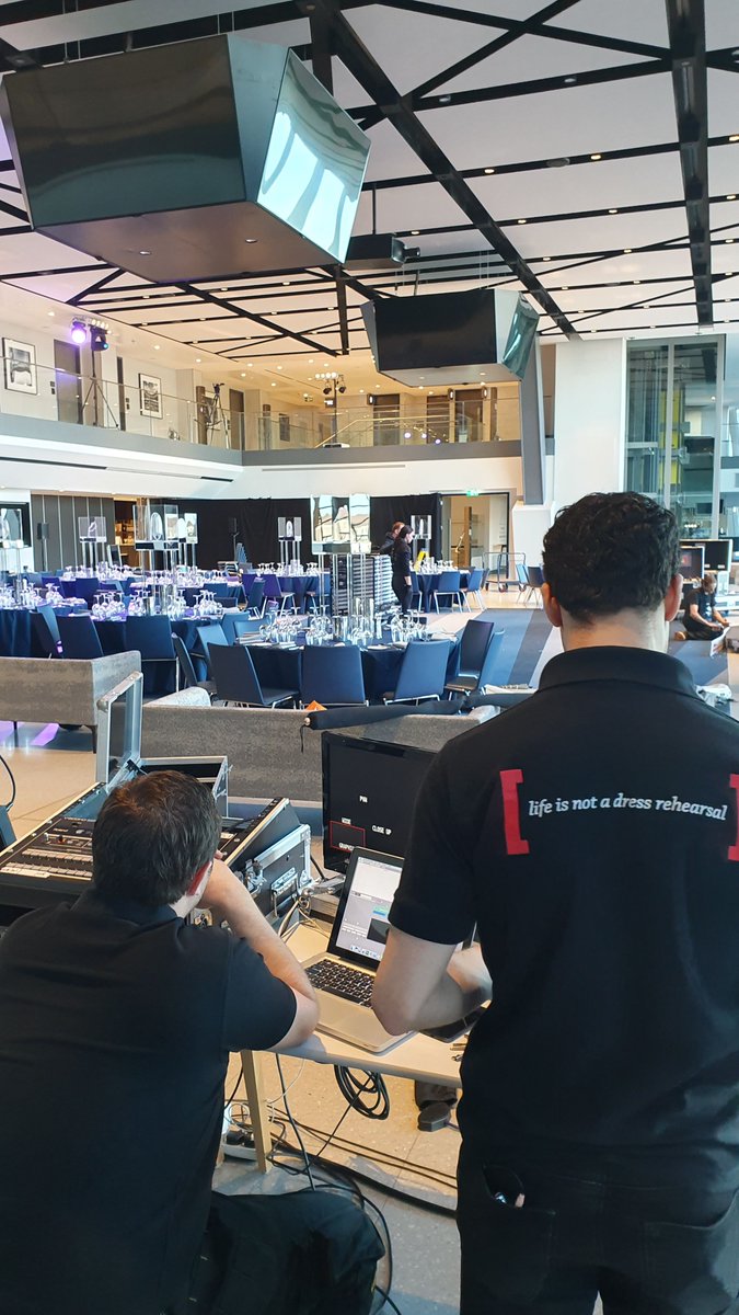 [⅔] From our💡 lighting engineers 🔊 sound operators 💼 floor managers 👷 stage builders 📷 photographers 🎈 balloons makers 💐flowers artists  🕺 dancers 🎶 musicians 🍷 caterers, security staff… there are a lot of people to deal with.