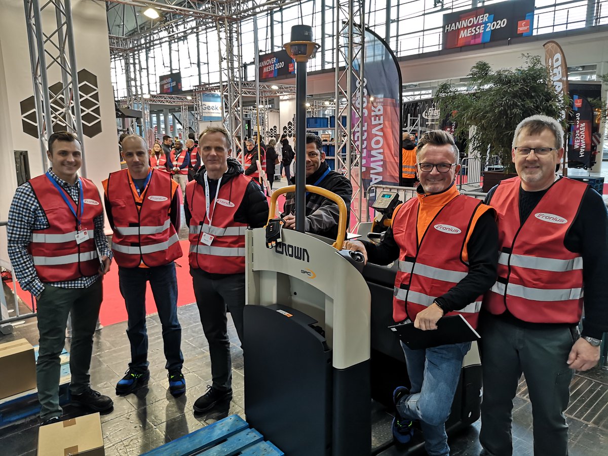 crown_de's tweet image. Tolle Neuigkeiten aus dem #IFOY Award-Umfeld!🙌 Schön zu sehen, dass unser nominierter #ESR1000 Schubmaststapler denjenigen gefällt, um die es eigentlich geht. Also weiter Daumen drücken! #IFOYAWARD #TestDays #DriversCheck