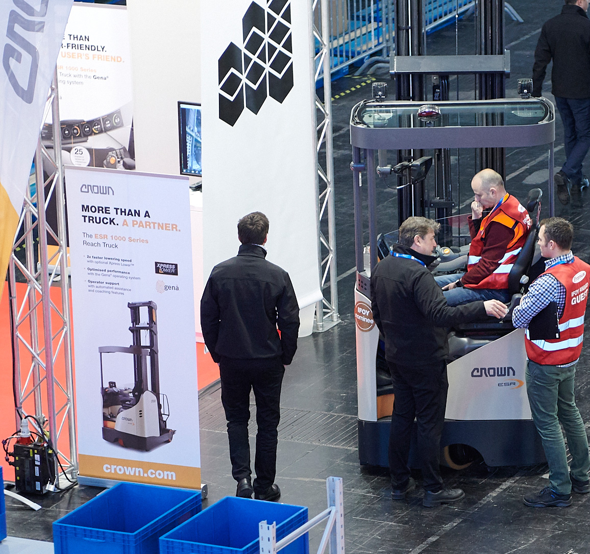 crown_de's tweet image. Tolle Neuigkeiten aus dem #IFOY Award-Umfeld!🙌 Schön zu sehen, dass unser nominierter #ESR1000 Schubmaststapler denjenigen gefällt, um die es eigentlich geht. Also weiter Daumen drücken! #IFOYAWARD #TestDays #DriversCheck