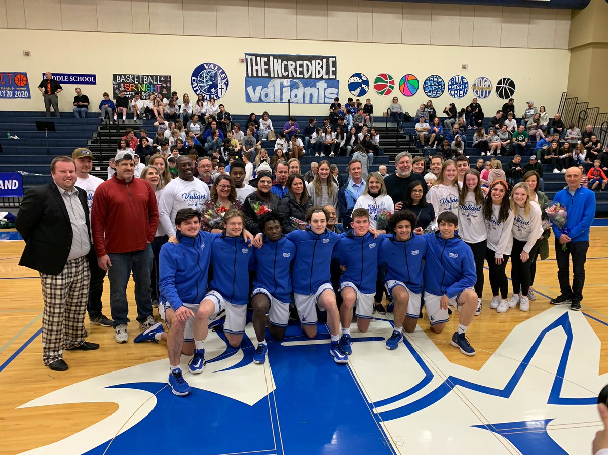 vcvaliants's tweet image. Congrats to our @_ValleyCatholic Varsity Boys Basketball team on a big #SeniorNight win over Tillamook tonight! #BeValiant #ThankYouSeniors