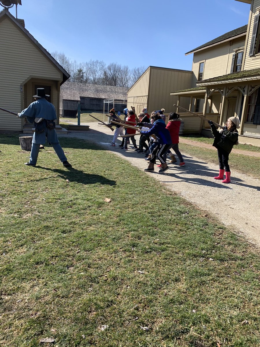 missparkeriu's tweet image. Day 2 on the Prairie! Trained like a Union soldier, experienced Morgan’s Raid in the general store, and got a glimpse of a local field hospital. The immersive experiences these students had were so powerful! @TeamMurch4 @MrsPorzuczek @miss_sweany  #discoverCP