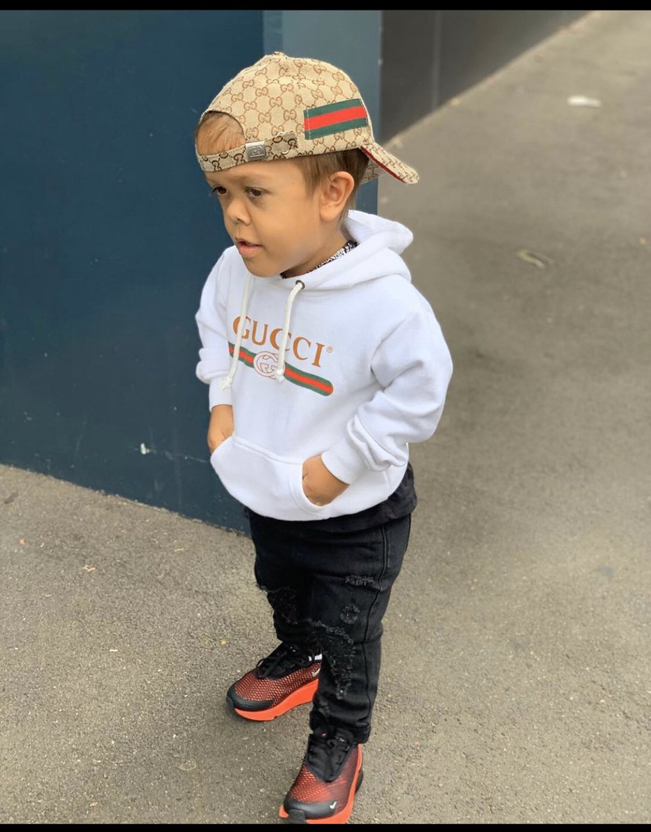 PaperChaser_P's tweet photo. This the kid they bullying? Look at how swaggy he is!! I went to his IG and he’s a drippopotamus. I wish someone would tell him they just hatin! Lil man is fleeee! I love it! Stay strong lil bro 💪🏾 https://t.co/fCVBXrVo2A