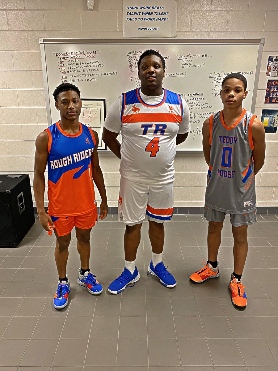 BIG__KP's tweet photo. I would like to thank Coach Rob @roughridersdc for trusting & believing in us🔷🔶Embrace The Culture🔶🔷MILK HOUSE BASKETBALL🐎UNISON THE BRAND‼️ @unisonthebrand #MoveInUnison @RooseHSBBall https://t.co/ggZbnix3sT
