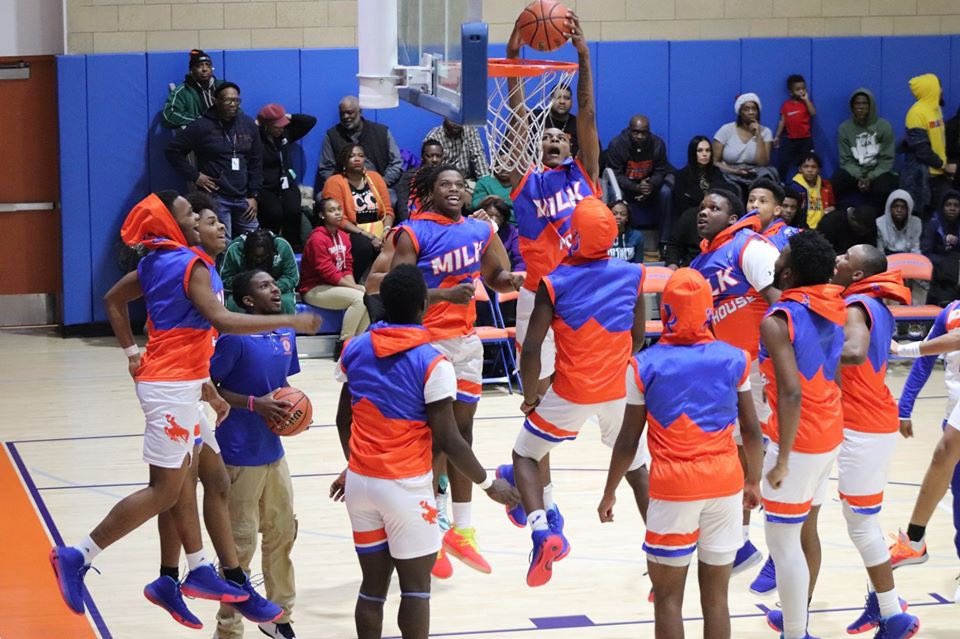 Unison__LLC's tweet photo. I would like to thank Coach Rob @roughridersdc for trusting & believing in us🔷🔶Embrace The Culture🔶🔷MILK HOUSE BASKETBALL🐎UNISON THE BRAND‼️ @unisonthebrand #MoveInUnison @RooseHSBBall https://t.co/Tji6n2GnDA
