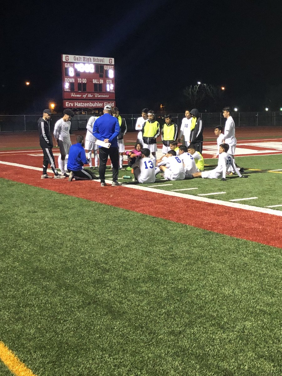 APHarkreader's tweet photo. 0 to 0. Halftime. https://t.co/oQfR5TWooY