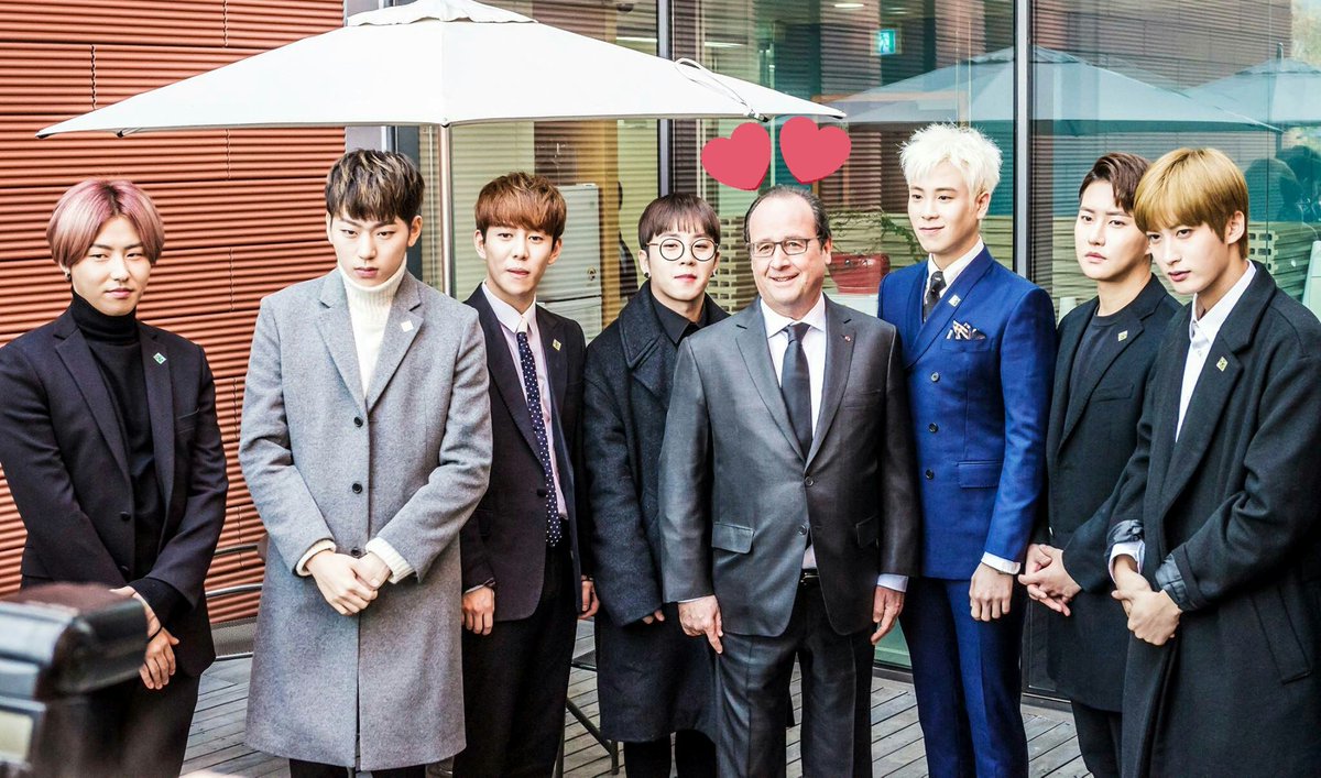 bapstarzz's tweet photo. I still cant believe this is a real picture https://t.co/nZP5bvAq8K