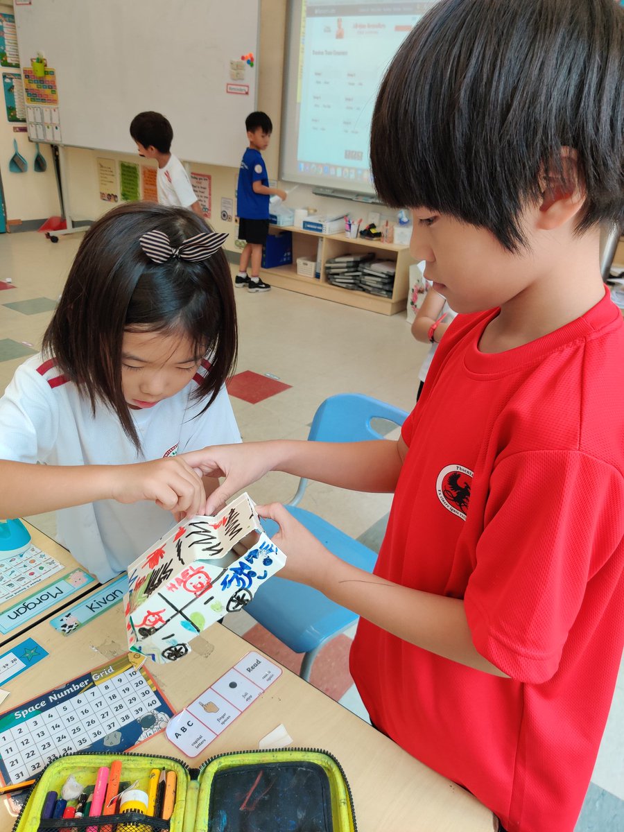 rgna28's tweet photo. Planning, designing, and making race cars in teams of 2 for sphero race! Children absolutely loved the lesson and they get to use their creativity and communication skills a lot for this project. #HIS_learning #ipc #fromAtoB @Year1HIS https://t.co/2FA6qcRqfc
