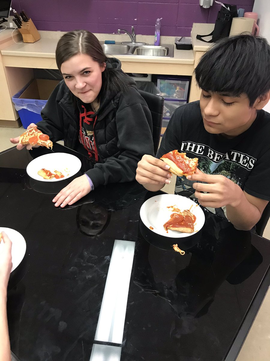 KDaneFACS's tweet photo. #CreativeFoods students celebrating Winterfest & making #homemade #pizzas from scratch! #dough #sauce #AllOfIt #FCS #SayYesToFCS #CTE #TechnicalReading #FoodScience #YeastBreads #mince #simmer #bake #recipe #collaboration #sanitation #safety #AllTheThings #GSLcultureofsuccess https://t.co/oNK6r2hCjw