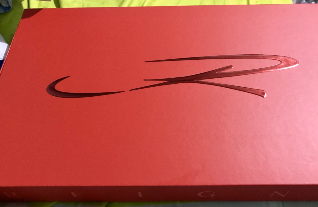 AmazingShineeee's tweet photo. YAAAAY!!!!! Dumating na yung order ko after 10 years!! Char!!! Budol iz real hahaha im soooo happy!!! @reginevalcasid @byscosmetics_ph #REIGNECollection #REIGNEwithBYS https://t.co/uZcG8oFrRy