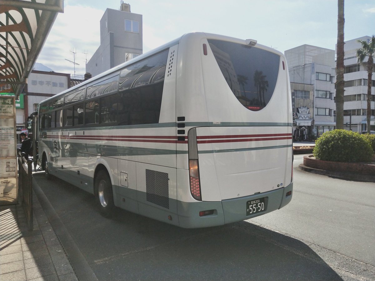 おけら 宇和島バスセンターに停車 今はなき大宮営業所行きウワジマエクスプレスに乗車して依頼 ウワジマエクスプレスは 宇和島 自動車松山営業所にも停車して 松山市 東京間としても利用出来ていました