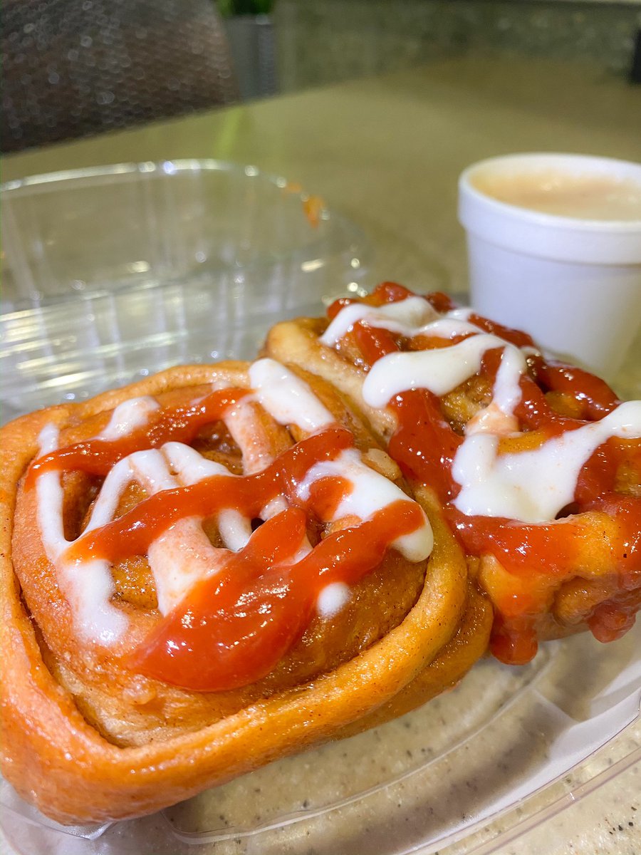 Sergio's + <a href="/knausberryfarm/">Knaus Berry Farm</a> collabed to make the <a href="/ONLYinDADE/">ONLY in DADE</a> guava and cheese buns and they are so bomb. 💣  They only have these on the weekends pero hurry up because they sell out faaaast!!!