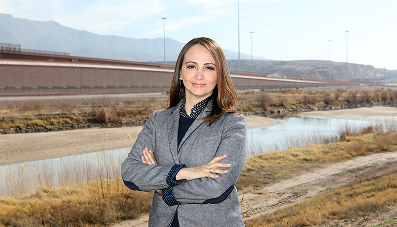 UTEP's tweet photo. Maria Fuentes, a student in UTEP’s Interdisciplinary Health Sciences Ph.D. program, was the lead author of a study by UTEP and @EPCCNews researchers that looked at antibiotic resistant bacteria in the Rio Grande. Learn more: https://t.co/YcX4uCL0PN https://t.co/xqZUzIPd0m