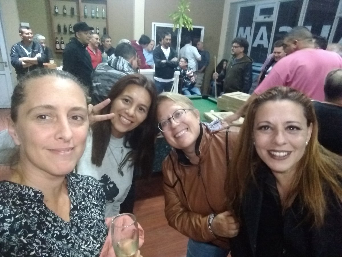 laflacarattoni's tweet photo. Con bellas compañeras en el #QuintoPlenario21F ✌️💪💕 https://t.co/ot3rBzbUsE