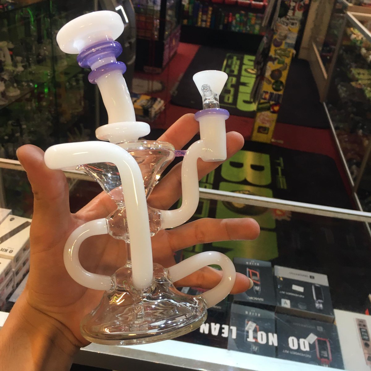 Ladies real dope piece only $50 #colorado #keepit100 #thebombheadshop #bonghit #onelove #marijuana #ganja #cannabis #growyourOWN #glassforsale #waterpipe #bong #rig #handpipe #bubblecap