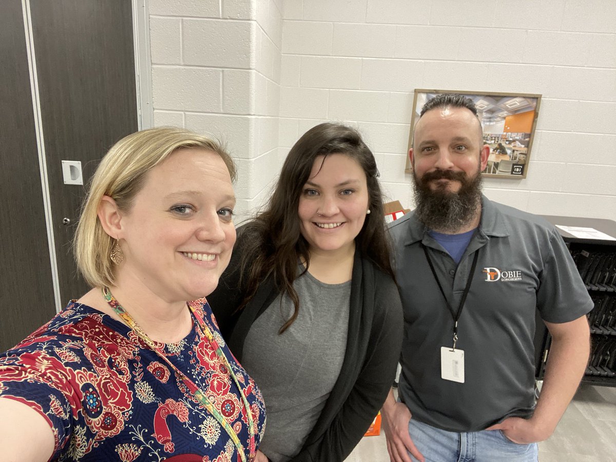 AndreaM0684's tweet photo. We had a great time working with 9th graders at our after school TELPAS Tutorial today! Students know their TELPAS scores, learned strategies, practiced on TestNav, and set goals! We had a blast working together this afternoon! @Notes_and_Noyes @PasadenaELL https://t.co/C22T9CWMy7