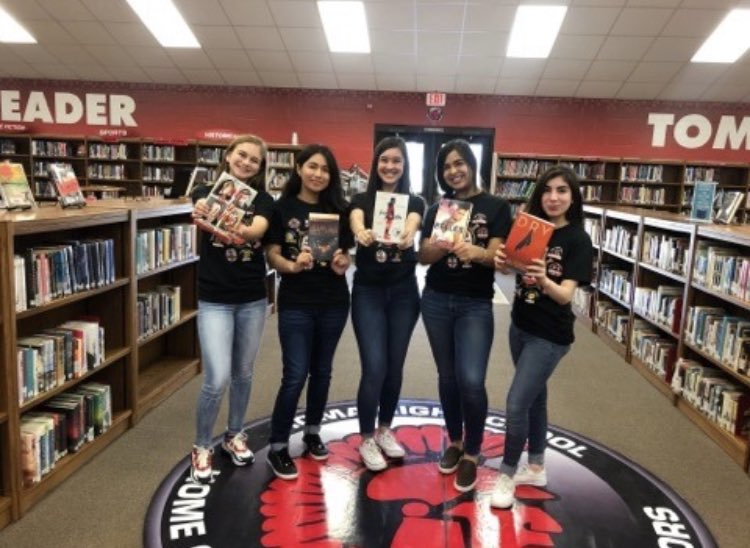 romahslibrary's tweet photo. Battle of the Books Team ready for tomorrow’s competition! https://t.co/uyfGo0oMr7