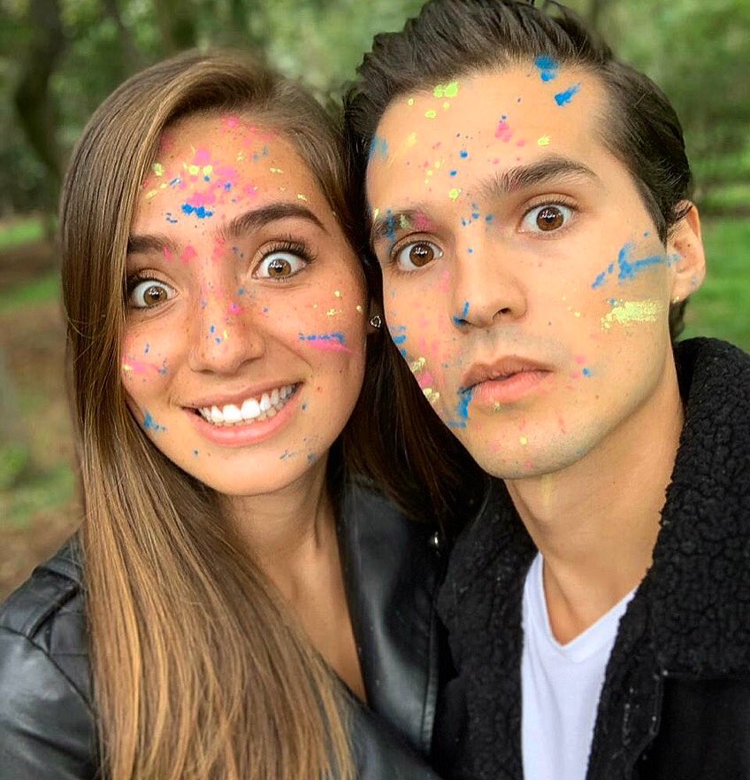 monicarosaless's tweet photo. Tu eres la persona que le da color a mi vida, gracias por tanto amor ❤️ te amo y te adoro 👏🏻
(Sin filtros, ahí se ve el color real de nuestros ojitos) https://t.co/tyQD2UYypZ
