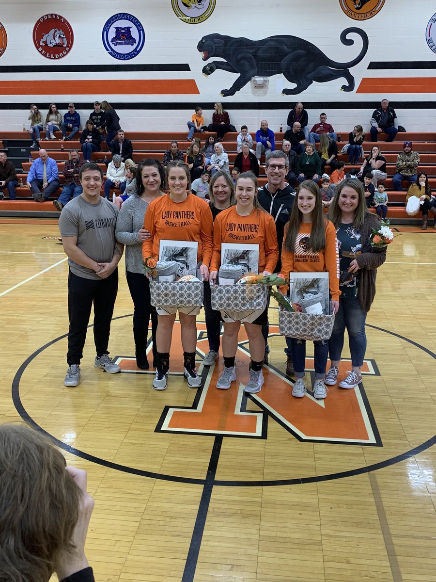 RenaeBoone15's tweet photo. Our team scored 70 pts 😳 to win on SENIOR NIGHT! So thankful for Olivia, Lauren and Maryanne!! So proud of these three and feeling so blessed I was able to be their coach their senior season! 🏀🧡🐾 #LPLM #RiseUp https://t.co/1Ko67lv0Dq
