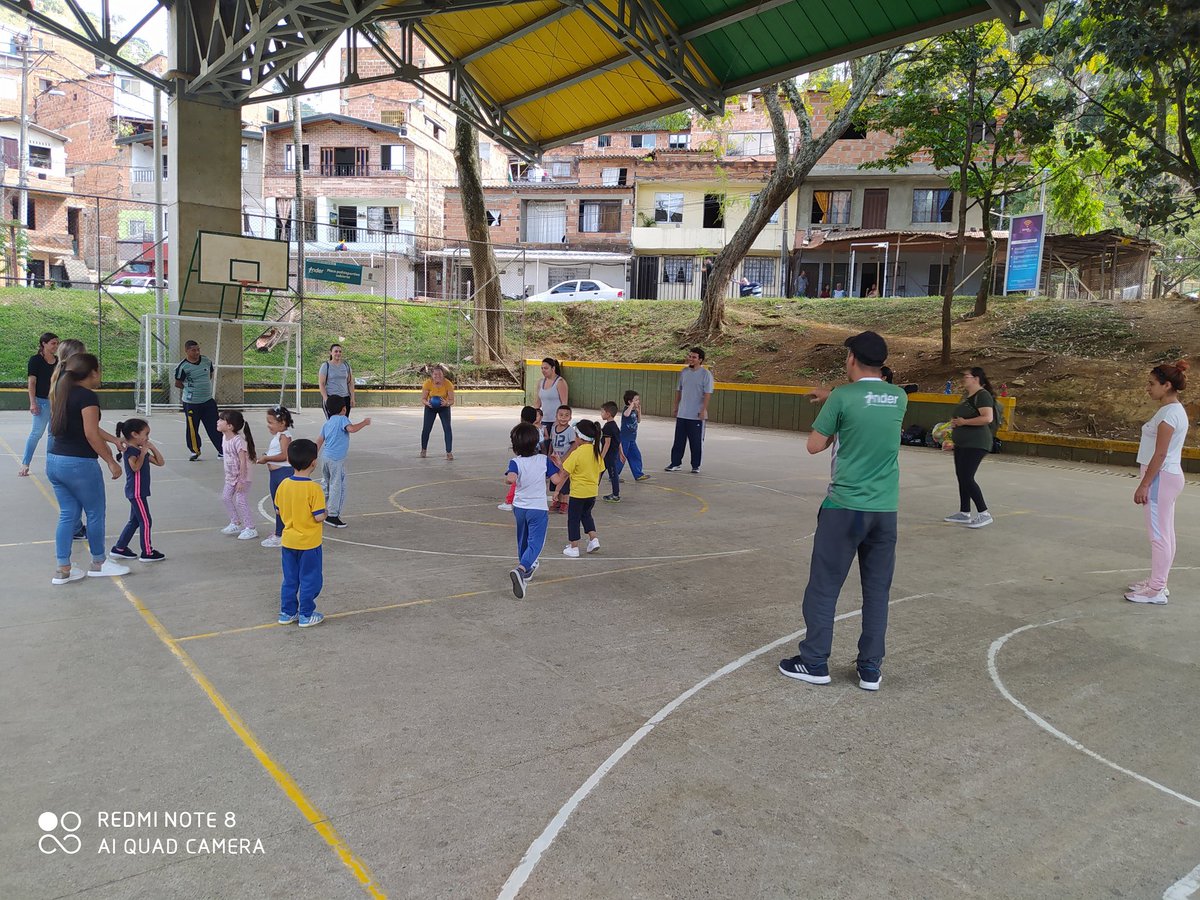 alexmecha1113's tweet photo. En marcha la oferta institucional del @INDERMEDELLIN en la comuna 3 Manrique Unidad deportiva de San Blas y Jardín, una oportunidad para disfrutar del DRAF en tu barrio!! @WilberQuin @AlcaldiadeMed @fabianhiguita1 #GestionTerritorial #FomentoDeportivoyRecreativo https://t.co/zao3VbVFRz