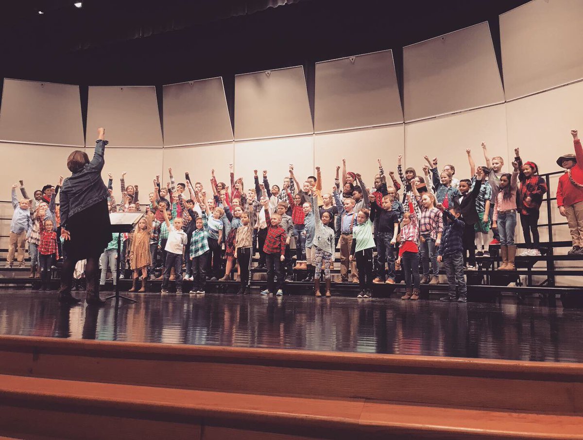 AnnaMTaggart's tweet photo. These 3rd Graders were my first kindergarten class when I started in Waukee and Brookview. I have such a special place in my heart for these kids. They are growing up to be such wonderful, caring, smart people. ❤️ https://t.co/8YDggkROIj