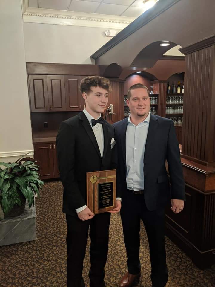 LHS_PanthersFB's tweet photo. Great night honoring one of our own as 1 of 4 finalists in NKY for the "That's My Boy Award"! His hard work on and off the field has landed him at the top of this areas athletes. Best of luck @ianv_3 you have represented our program with class and left an everlasting mark! https://t.co/vTVVuNayHC