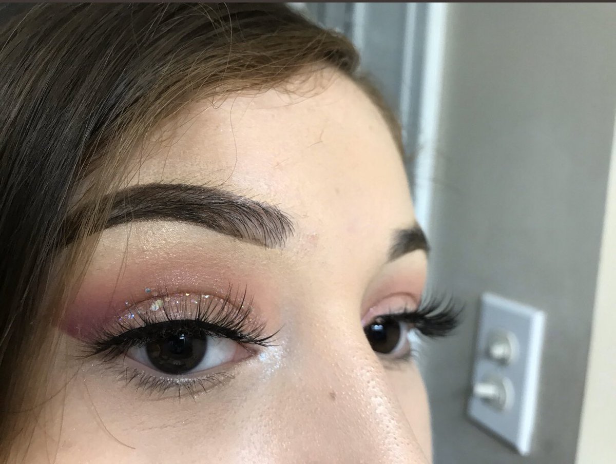 MakeupbyVasquez's tweet photo. Another valentines look this is a throwback #TBThursday ππππ₯° #bahssm #bahsp8best #makeup https://t.co/0QFKXlX0Dk