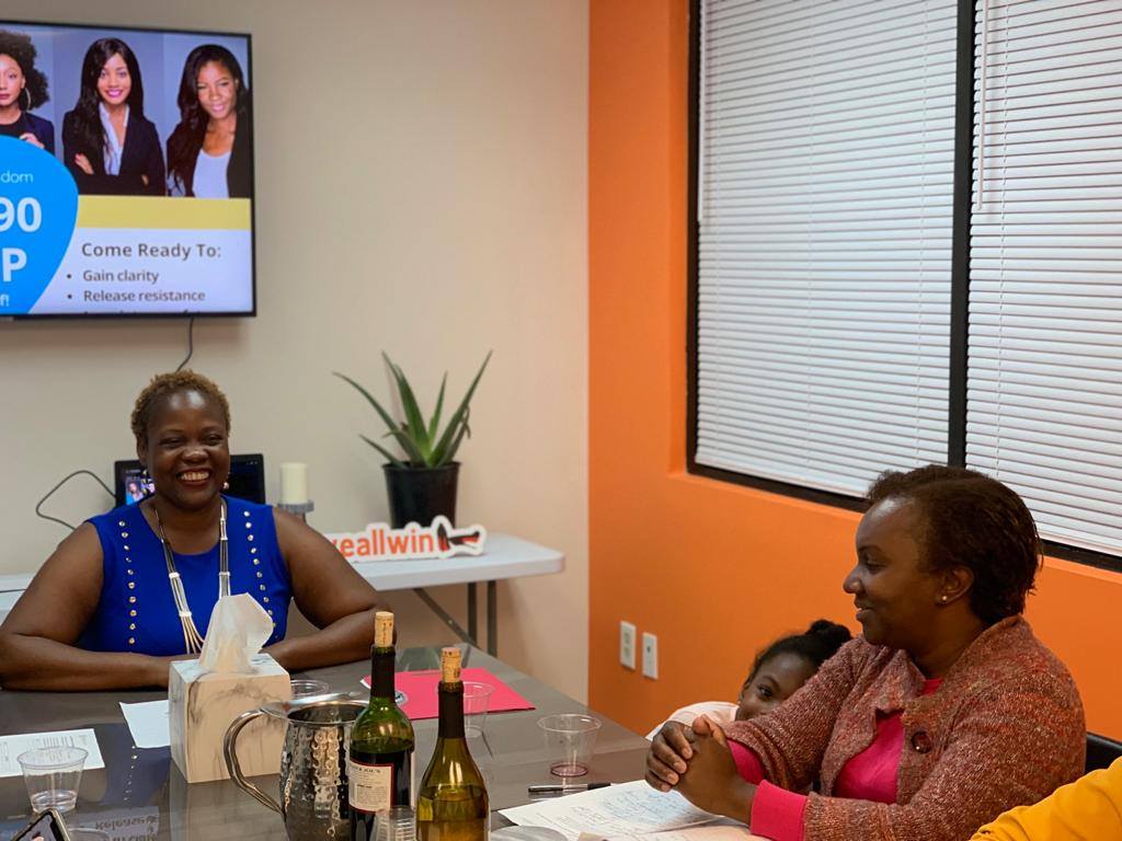 DunnWisdom's tweet photo. Thank you for the beautiful space @herpowerspace and thank you so much for attending ladies, I enjoyed getting to know you and I look forward to our next session 💙 #youarepowerful #Manifest90

#Lauderhil Florida fill out the form here for life coaching:https://t.co/WgCScAruXw https://t.co/ReZhrb2eoK