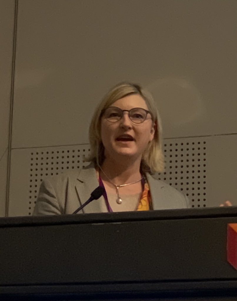 gerryhanna's tweet photo. No better person to update #ALCC2020 about novel agents in #Mesothelioma than @perth_meso_dr - some very modest progress to date with anti-vascular agents but hopefully some better results from @DrSanjayPopat  and the NEMO study https://t.co/yKFXACXMzr