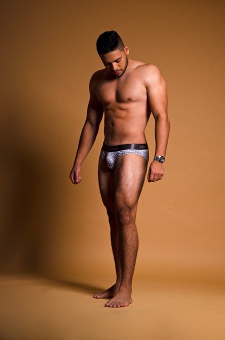 new pictures!!! online!!! find me on at t https://t.co/Aqo7HtuZUH    #hairy #colombian #gay #toys #muscle