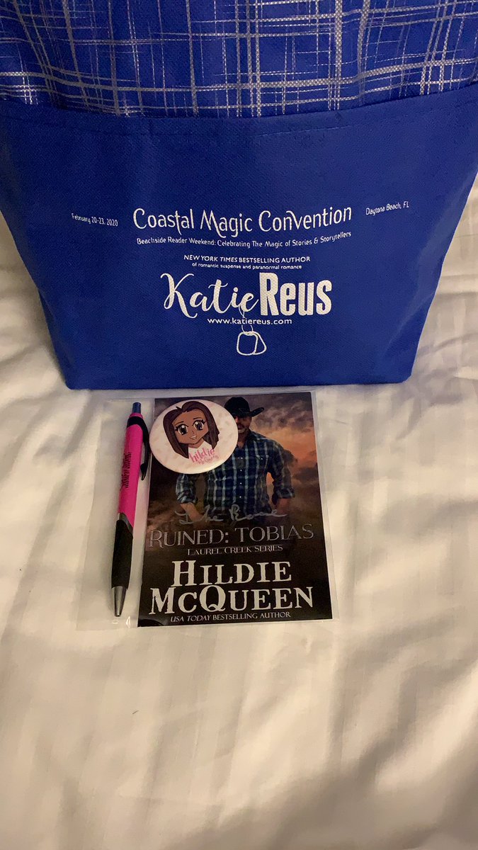 SarahM1318's tweet photo. Here’s what I got from Hildie McQueen for swag so far!! Woo loving this con so much so far!! #CMcon20 #Authorhildie https://t.co/R5HfG65SQP