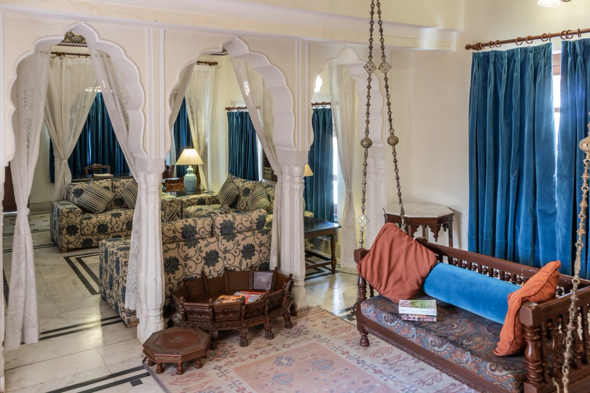 CastleMandawa's tweet photo. The serene and peaceful vibe of the room will make you wanna extend your stay-cation at Castle Mandawa which shall transport you in an era of opulence and luxury. https://t.co/IkNlFd1I7I