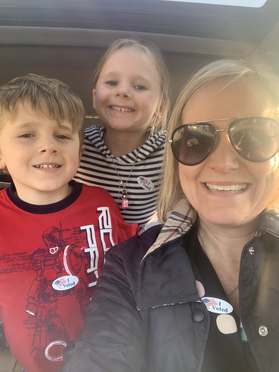 PageRogers7's tweet photo. We had fun voting today! 🇺🇸🇺🇸 https://t.co/AfXHl8msv9