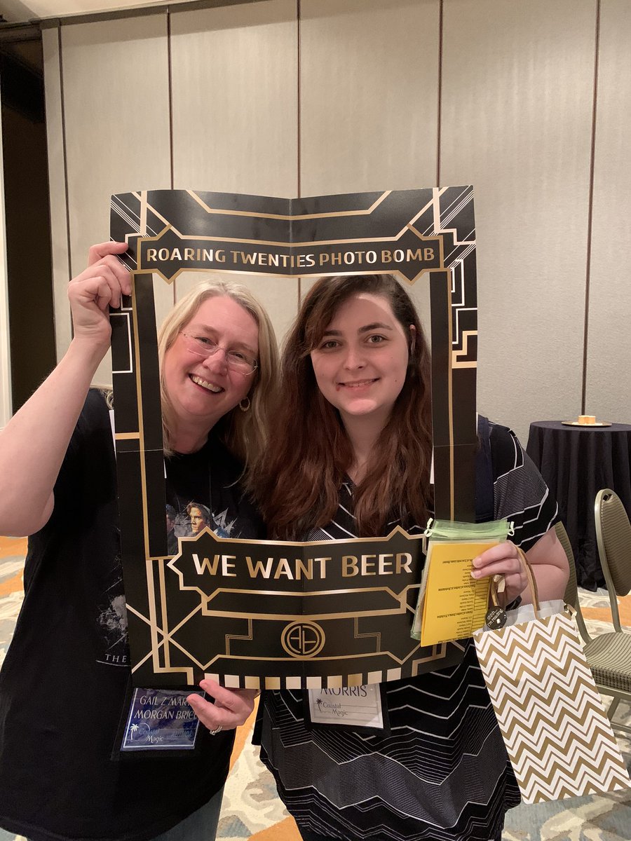 SarahM1318's tweet photo. #CMcon20 #jeanneadams19 @GailZMartin having fun with some amazing authors!!! https://t.co/bwZ2IMNlJa
