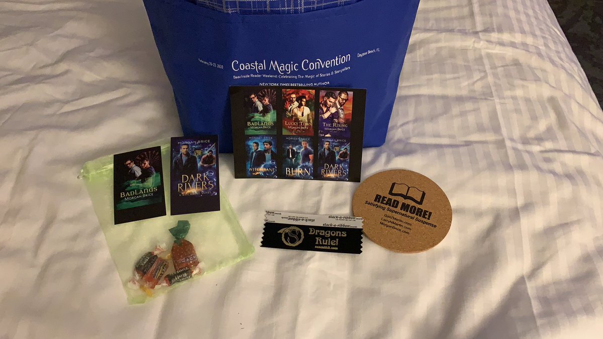 SarahM1318's tweet photo. #CMcon20 #GailZMartin Aome awesome swag I got from Morgan Brice/Gail Martin :) love this con so far!! https://t.co/e7PcaOWVxZ