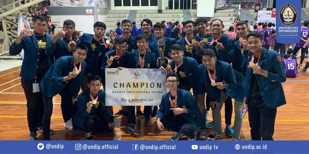 undip's tweet photo. Selamat! Tim Basket Putra #Undip Juara 1 di event Soegijapranata Basketball League 2020, setelah mengalahkan tim Udinus di laga Final dengan skor 68 vs 61 #undipexcellent #excellentstudent https://t.co/Xuh4nX4kch