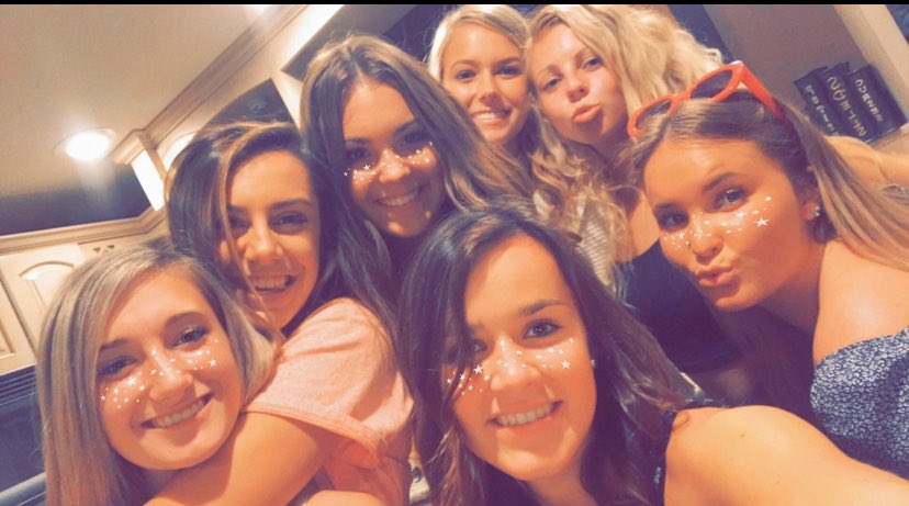 Lauren13Pollock's tweet photo. Happy Birthday to the sweetest person ever, hope you had the best day 💜💞💗💓@Madison_Sorg https://t.co/nOwSVOzelJ