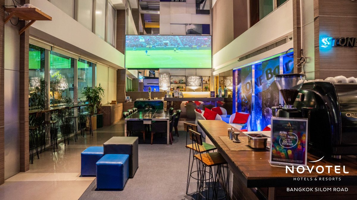 Novotel_Silom's tweet photo. Stop by our stylish STONE BAR and enjoy #HappyHour twice daily!

🕧 1 to 3 p.m. 
🕧 6 to 8 p.m.

Buy 1 get 1 FREE! 🍻 ► https://t.co/XTfmgKaTG6

#drinks https://t.co/eSkqgc1IUe