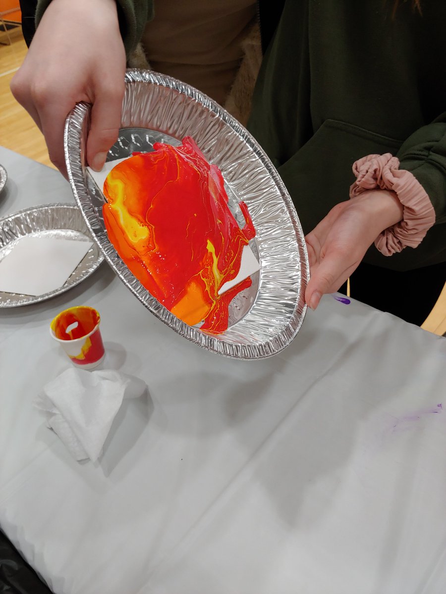 #paintpour at the Art Club table <a href="/MCHS156/">McHenry</a> East 8th grade night #creatingculturedwarriors <a href="/MCHSFineArts/">MCHS Div Fine Arts</a>