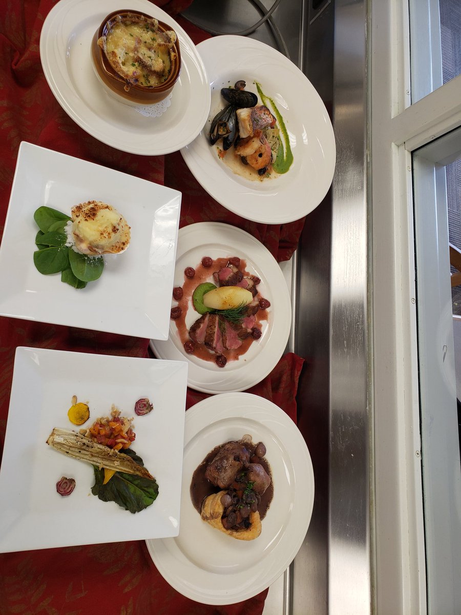 dea_gardner's tweet photo. This week was France week and I made yeast dinner rolls and I also was the substitute sous chef.
#cul285 https://t.co/VlJA5BNSh3