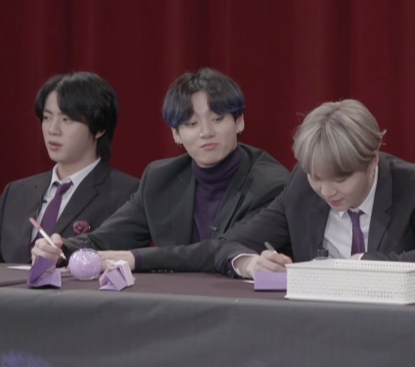 peachcrush_jk's tweet photo. 정구기는 슈가형이 머라구 썻는지 궁금하다구👀 https://t.co/DRPlJnUNx7